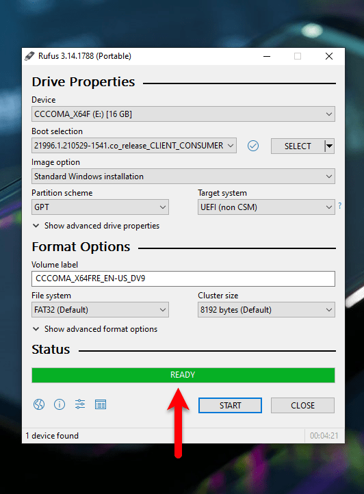 windows 11 flash usb size